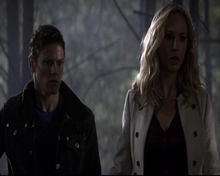 VampireDiariesWorld-dot-org_2x20TheLastDay1914.jpg