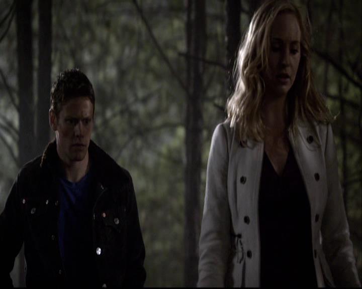 VampireDiariesWorld-dot-org_2x20TheLastDay1921.jpg