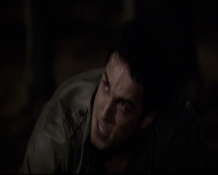 VampireDiariesWorld-dot-org_2x20TheLastDay1925.jpg
