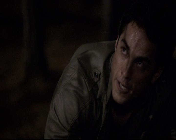 VampireDiariesWorld-dot-org_2x20TheLastDay1926.jpg