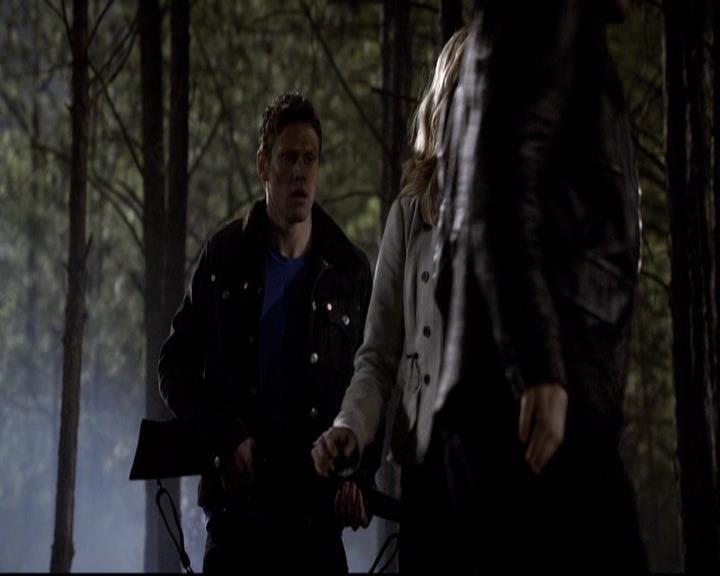 VampireDiariesWorld-dot-org_2x20TheLastDay1940.jpg