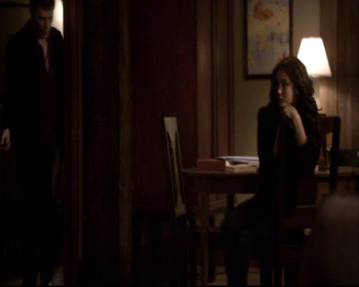 VampireDiariesWorld-dot-org_2x20TheLastDay1964.jpg