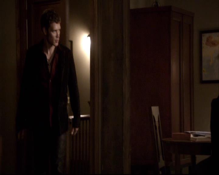 VampireDiariesWorld-dot-org_2x20TheLastDay1965.jpg