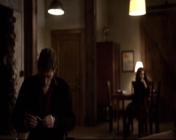 VampireDiariesWorld-dot-org_2x20TheLastDay1969.jpg