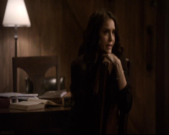 VampireDiariesWorld-dot-org_2x20TheLastDay1976.jpg
