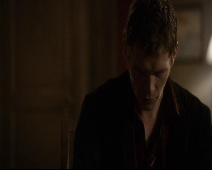 VampireDiariesWorld-dot-org_2x20TheLastDay1977.jpg
