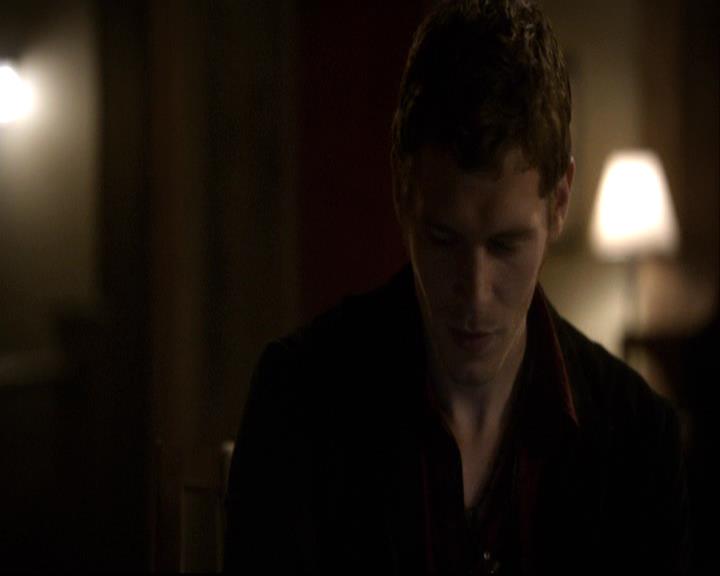 VampireDiariesWorld-dot-org_2x20TheLastDay1983.jpg