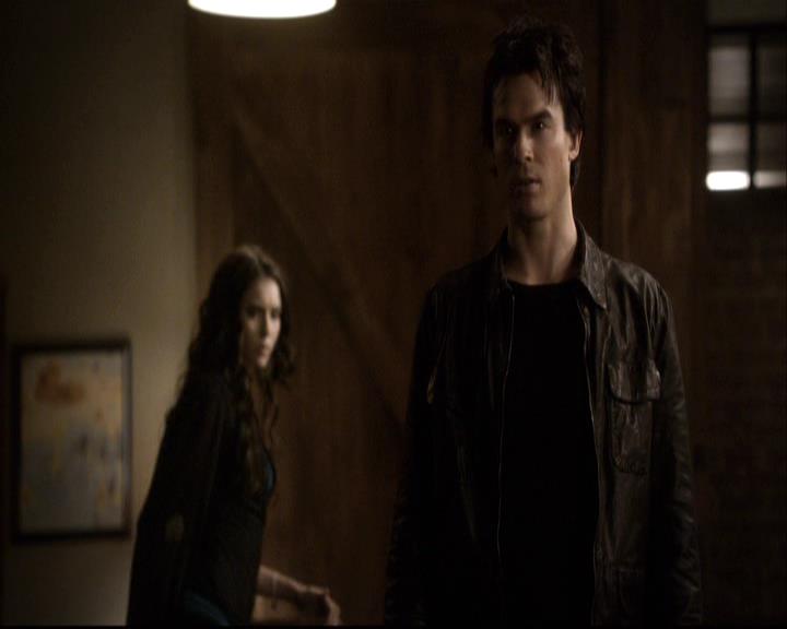 VampireDiariesWorld-dot-org_2x20TheLastDay1992.jpg