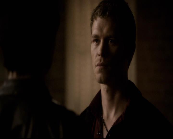 VampireDiariesWorld-dot-org_2x20TheLastDay2009.jpg