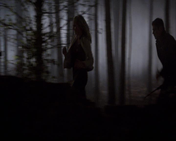 VampireDiariesWorld-dot-org_2x20TheLastDay2102.jpg