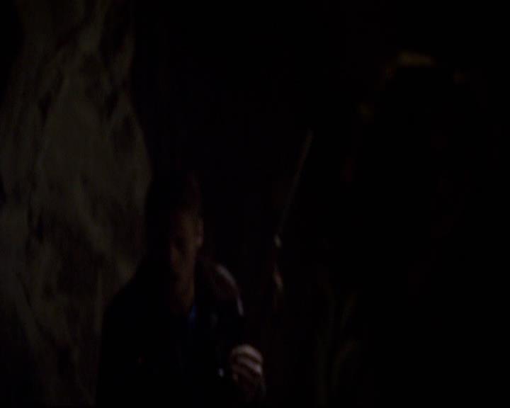 VampireDiariesWorld-dot-org_2x20TheLastDay2120.jpg