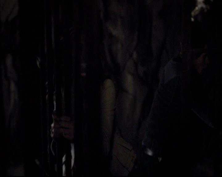 VampireDiariesWorld-dot-org_2x20TheLastDay2122.jpg