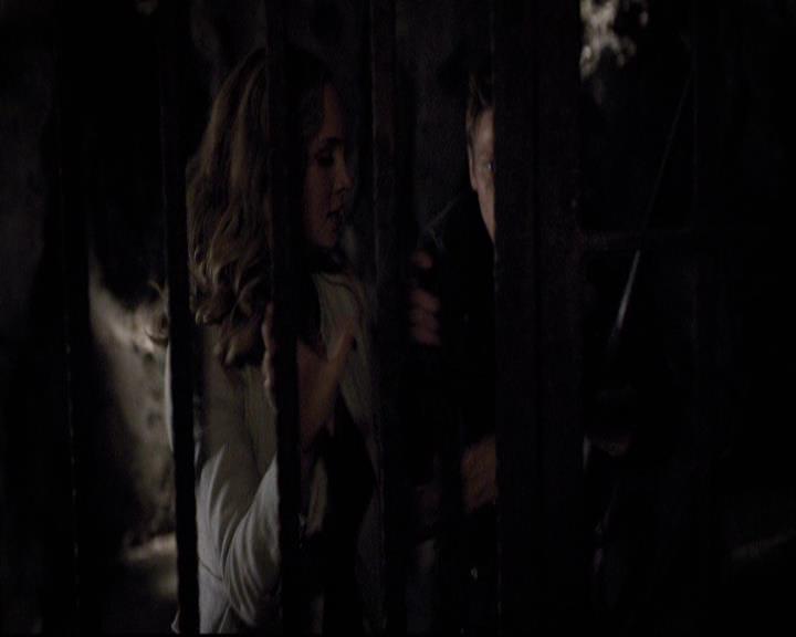 VampireDiariesWorld-dot-org_2x20TheLastDay2123.jpg