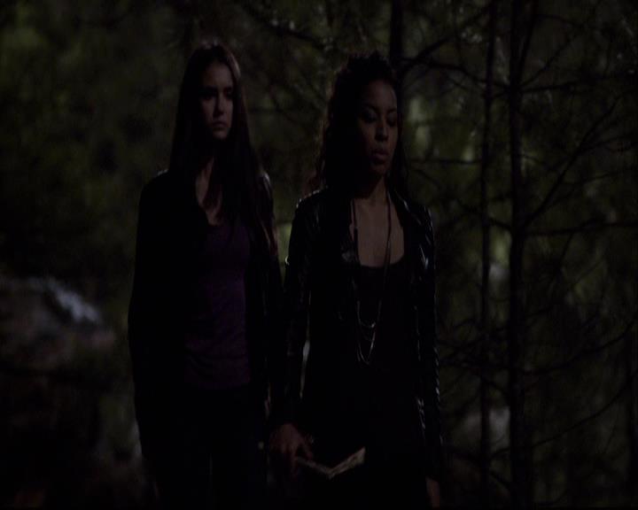 VampireDiariesWorld-dot-org_2x20TheLastDay2190.jpg