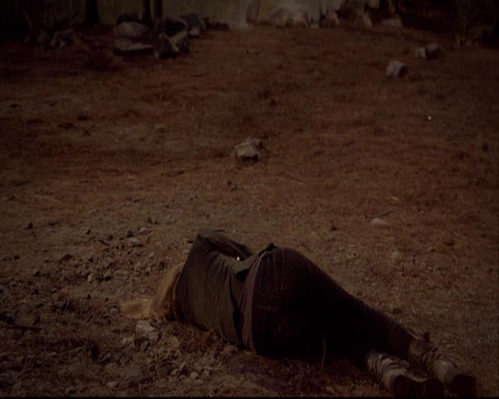 VampireDiariesWorld-dot-org_2x20TheLastDay2211.jpg