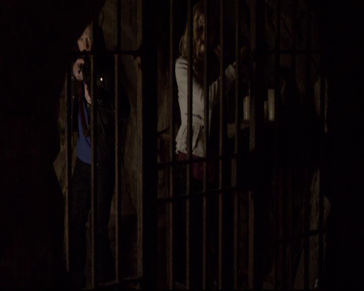VampireDiariesWorld-dot-org_2x21TheSunAlsoRises0023.jpg
