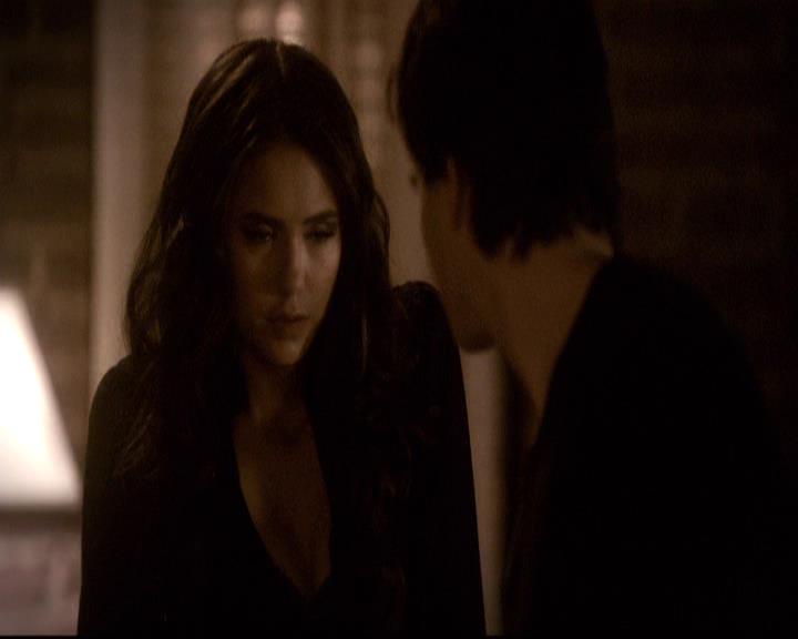 VampireDiariesWorld-dot-org_2x21TheSunAlsoRises0053.jpg