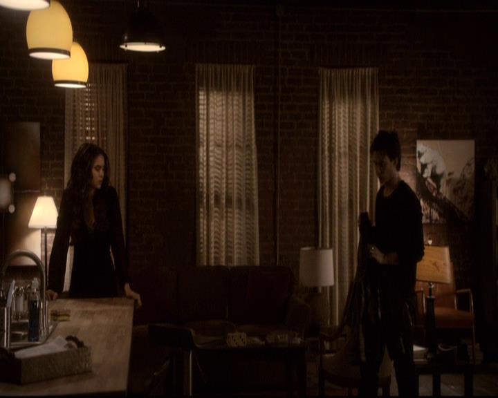VampireDiariesWorld-dot-org_2x21TheSunAlsoRises0057.jpg