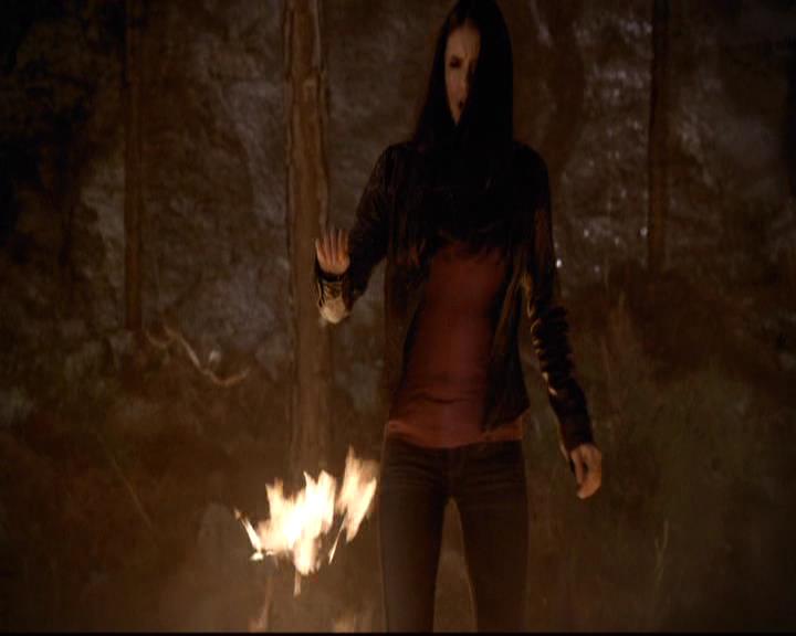 VampireDiariesWorld-dot-org_2x21TheSunAlsoRises0184.jpg