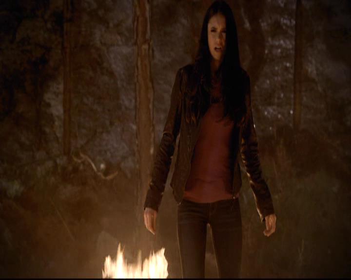 VampireDiariesWorld-dot-org_2x21TheSunAlsoRises0185.jpg