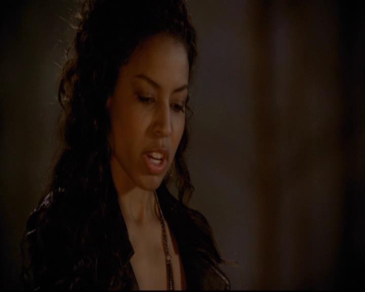 VampireDiariesWorld-dot-org_2x21TheSunAlsoRises0201.jpg