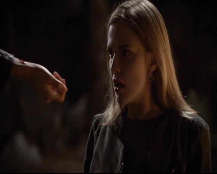 VampireDiariesWorld-dot-org_2x21TheSunAlsoRises0202.jpg