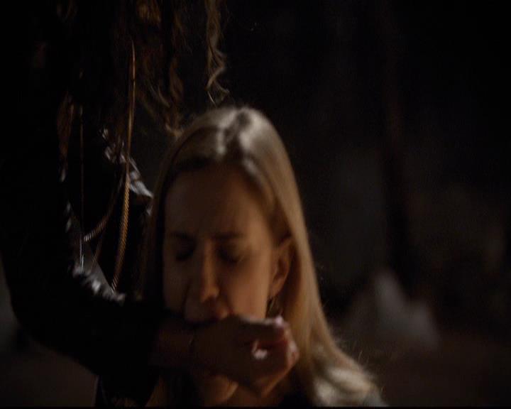 VampireDiariesWorld-dot-org_2x21TheSunAlsoRises0210.jpg VampireDiariesWorld-dot-org_2x21TheSunAlsoRises0210.jpg