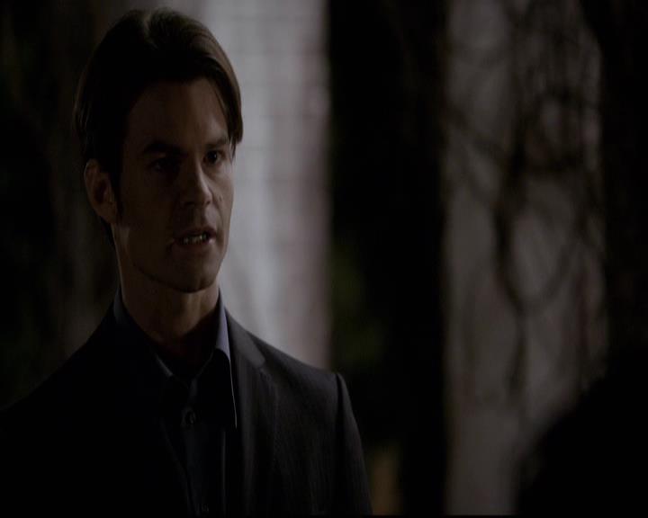 VampireDiariesWorld-dot-org_2x21TheSunAlsoRises0281.jpg