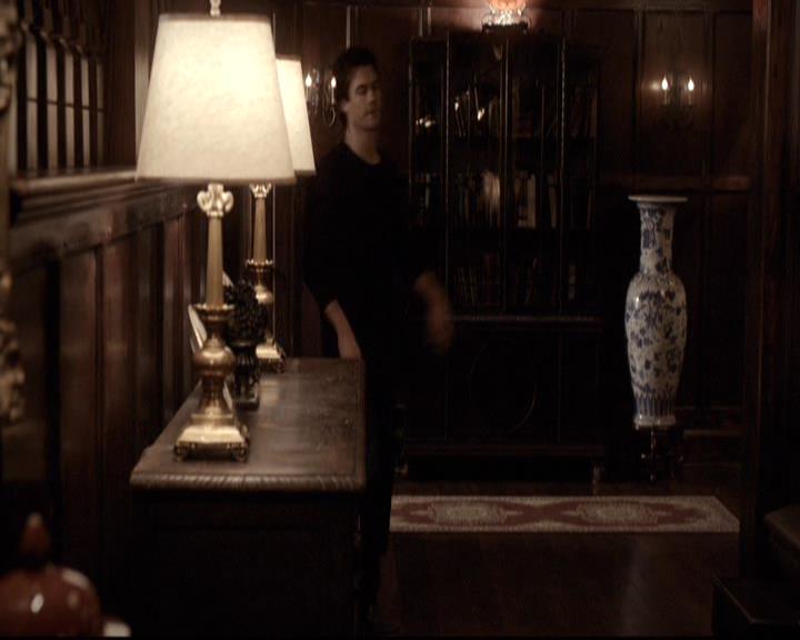 VampireDiariesWorld-dot-org_2x21TheSunAlsoRises0435.jpg