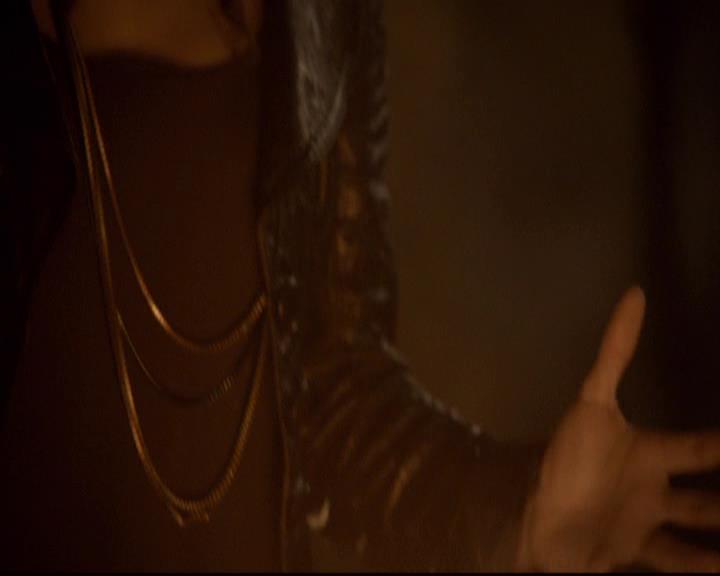 VampireDiariesWorld-dot-org_2x21TheSunAlsoRises0551.jpg