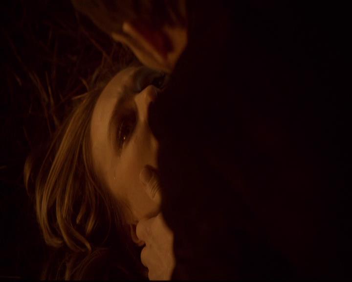 VampireDiariesWorld-dot-org_2x21TheSunAlsoRises0567.jpg