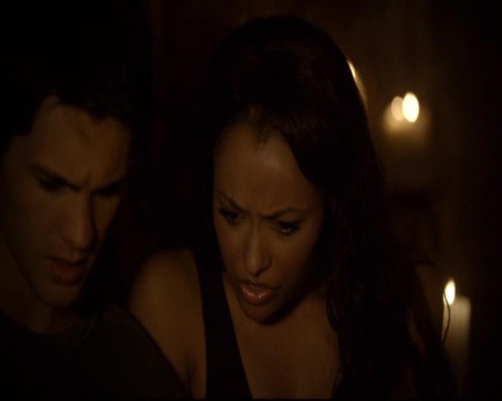 VampireDiariesWorld-dot-org_2x21TheSunAlsoRises0593.jpg