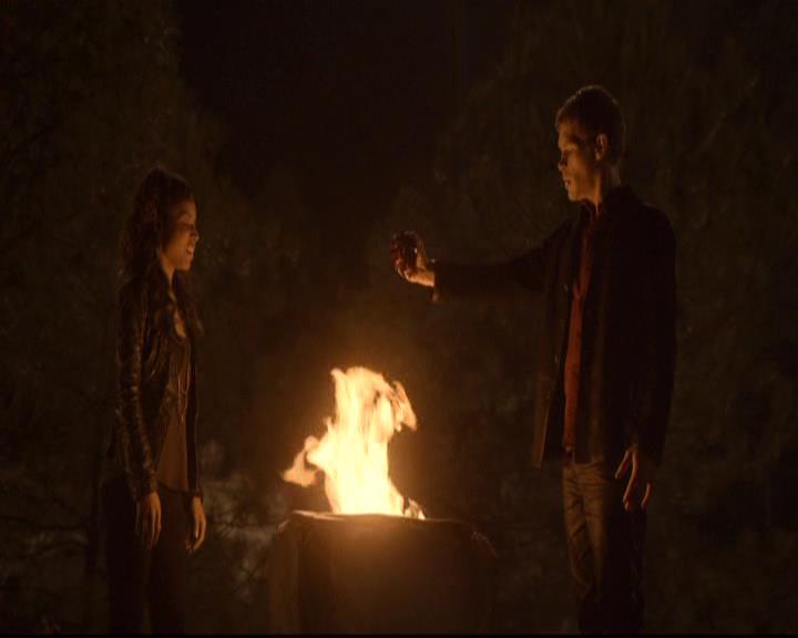 VampireDiariesWorld-dot-org_2x21TheSunAlsoRises0668.jpg