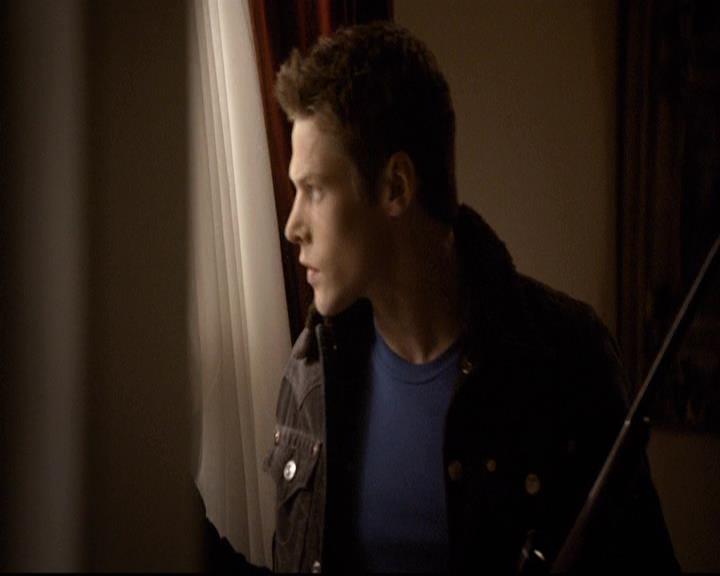 VampireDiariesWorld-dot-org_2x21TheSunAlsoRises0734.jpg