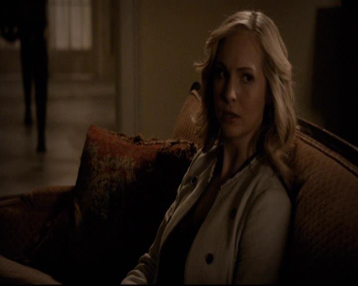 VampireDiariesWorld-dot-org_2x21TheSunAlsoRises0738.jpg
