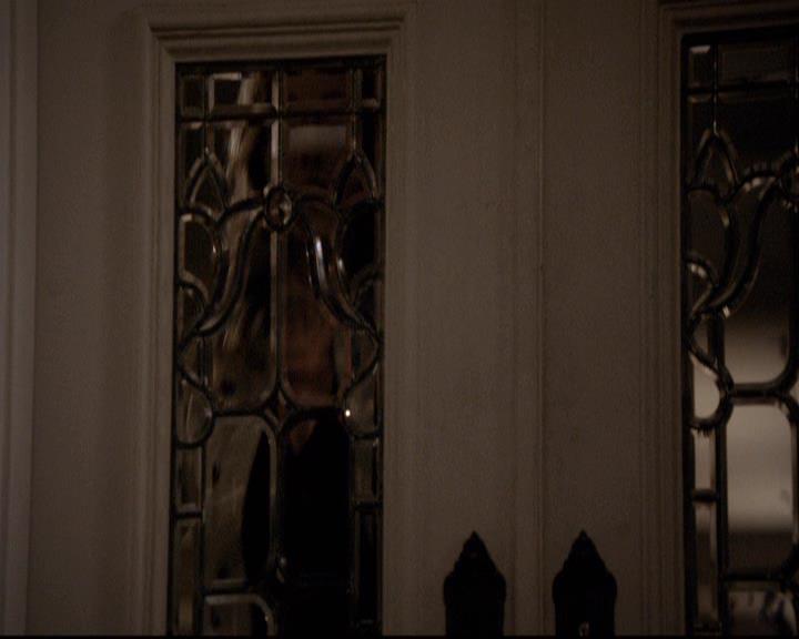 VampireDiariesWorld-dot-org_2x21TheSunAlsoRises0768.jpg VampireDiariesWorld-dot-org_2x21TheSunAlsoRises0768.jpg