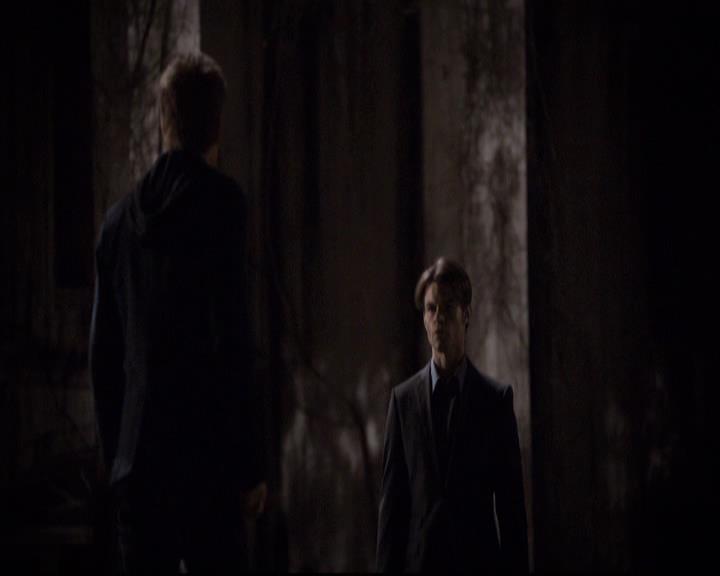 VampireDiariesWorld-dot-org_2x21TheSunAlsoRises0806.jpg