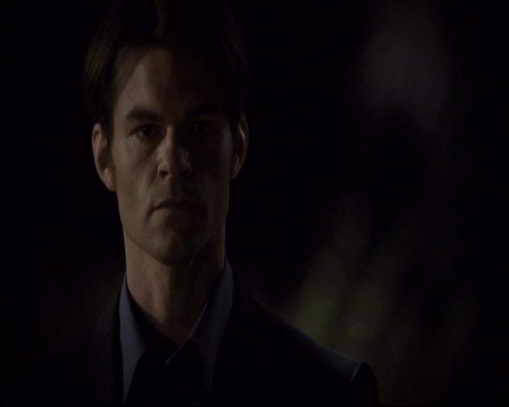 VampireDiariesWorld-dot-org_2x21TheSunAlsoRises0823.jpg VampireDiariesWorld-dot-org_2x21TheSunAlsoRises0823.jpg