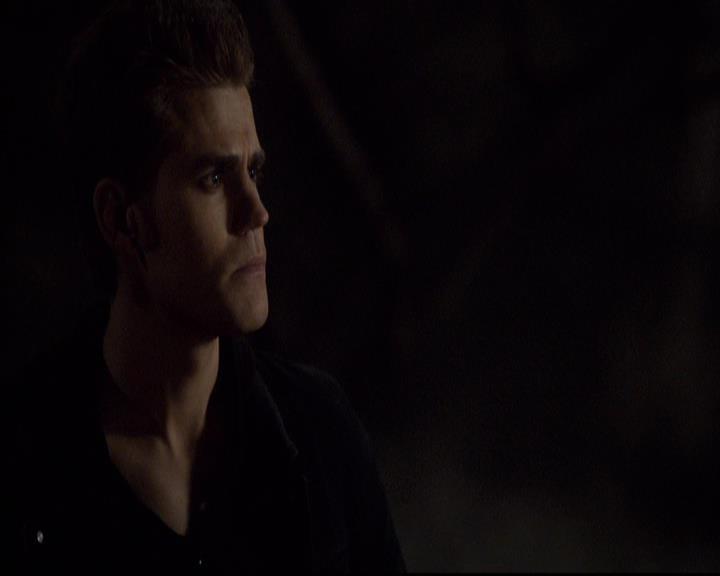 VampireDiariesWorld-dot-org_2x21TheSunAlsoRises0826.jpg