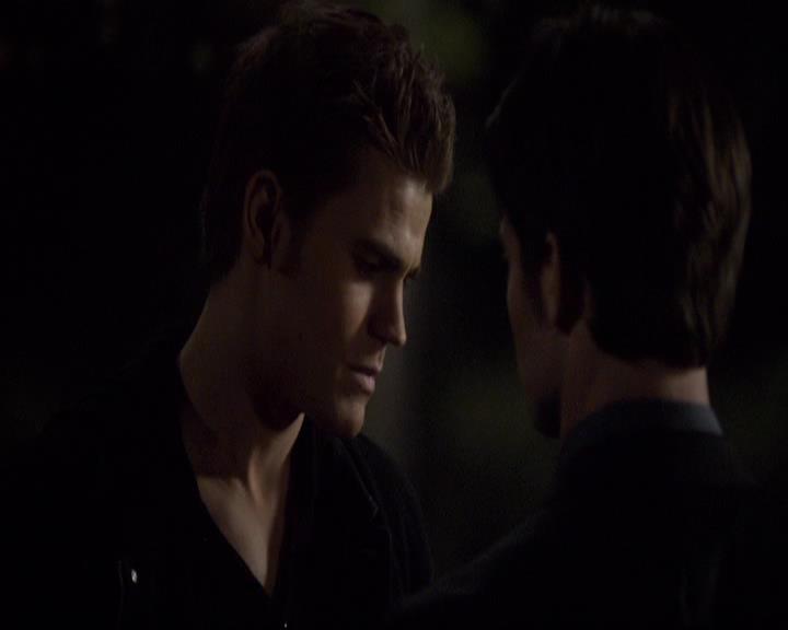 VampireDiariesWorld-dot-org_2x21TheSunAlsoRises0841.jpg
