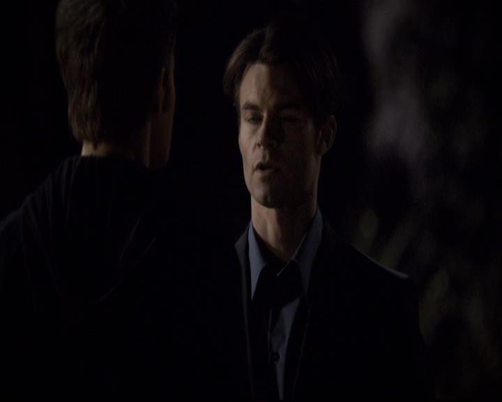 VampireDiariesWorld-dot-org_2x21TheSunAlsoRises0847.jpg