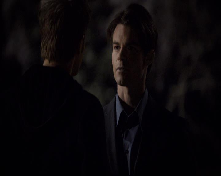 VampireDiariesWorld-dot-org_2x21TheSunAlsoRises0851.jpg
