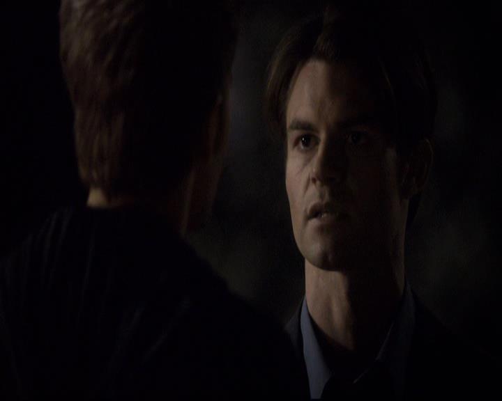 VampireDiariesWorld-dot-org_2x21TheSunAlsoRises0863.jpg