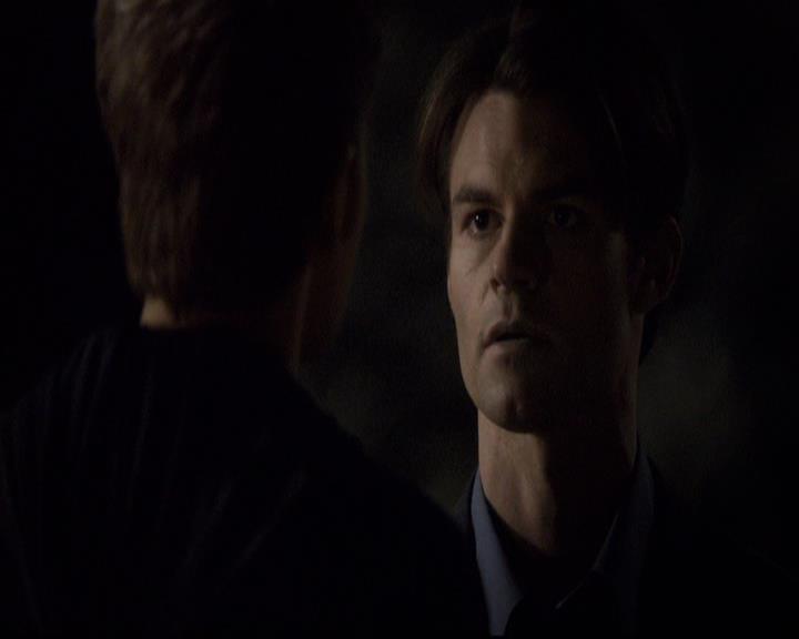 VampireDiariesWorld-dot-org_2x21TheSunAlsoRises0864.jpg