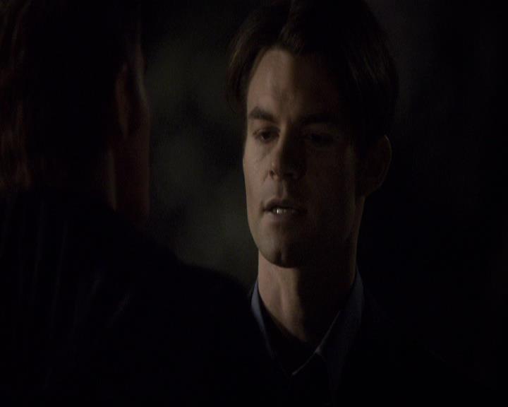 VampireDiariesWorld-dot-org_2x21TheSunAlsoRises0870.jpg
