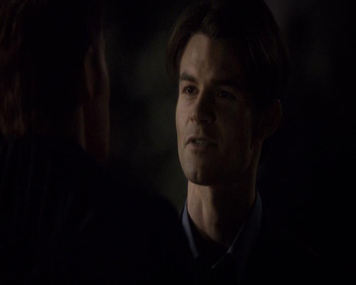VampireDiariesWorld-dot-org_2x21TheSunAlsoRises0872.jpg