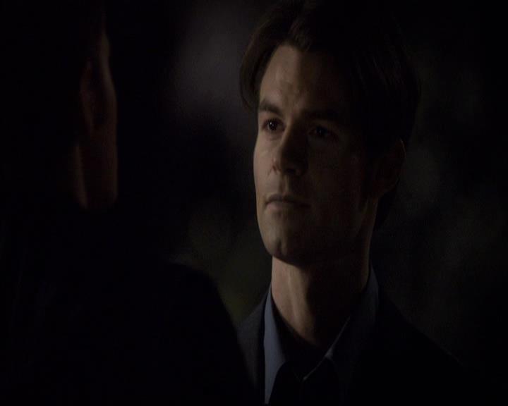 VampireDiariesWorld-dot-org_2x21TheSunAlsoRises0878.jpg