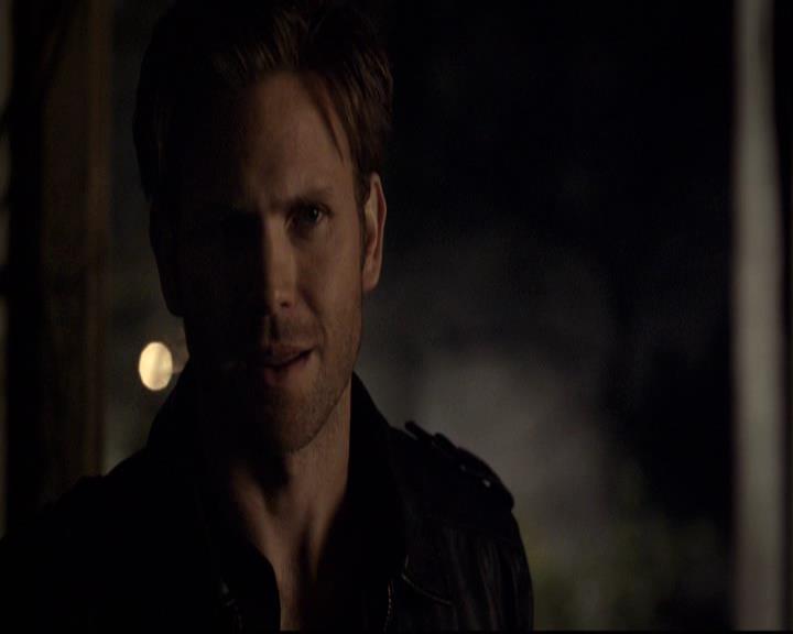 VampireDiariesWorld-dot-org_2x21TheSunAlsoRises0911.jpg