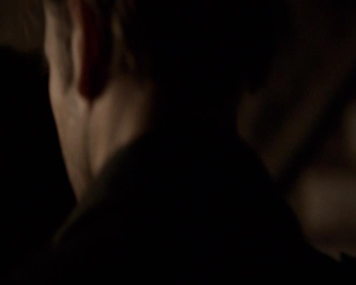 VampireDiariesWorld-dot-org_2x21TheSunAlsoRises0928.jpg
