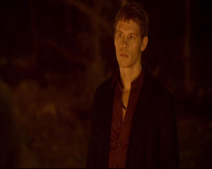 VampireDiariesWorld-dot-org_2x21TheSunAlsoRises0946.jpg